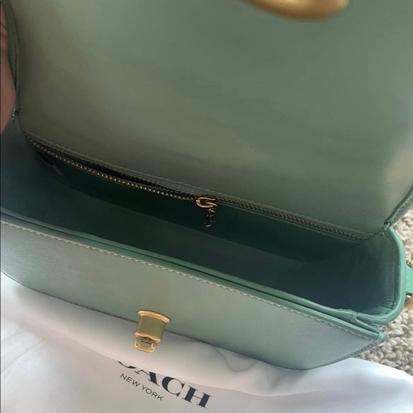 Coach Women's Originals Puffy Quilted Dinky Cross Body Bag Washed green - Picture 2 of 3